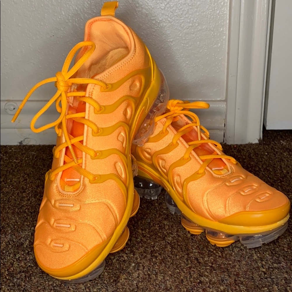 NIKE Air Vapormax Plus